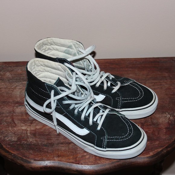 VANS Classic Hi Sk8 Hi Top Shoes - Picture 1 of 15
